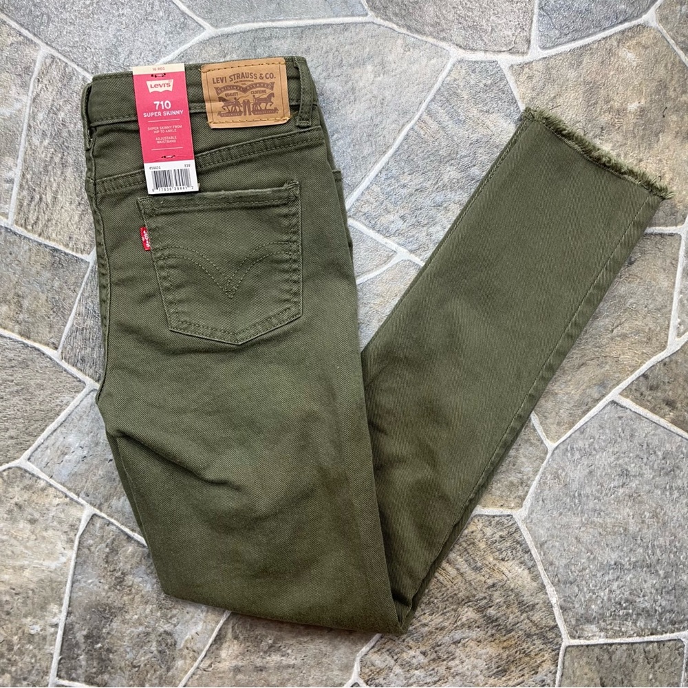 Levi’s 710 Super Skinny Jeans